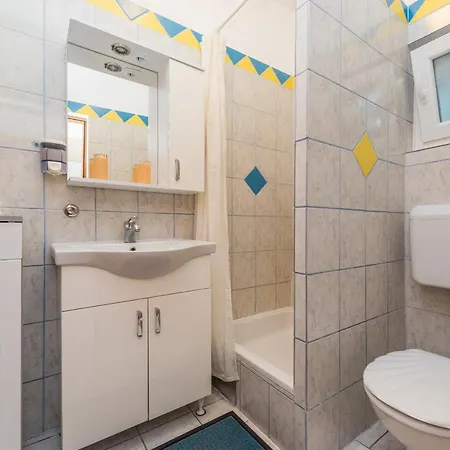 Agatic Apartment Vir