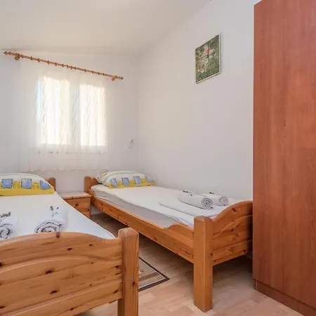 Agatic Apartment
