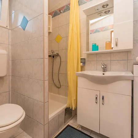 Agatic Apartment