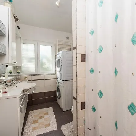 Apartment Agatic Vir