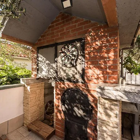 Agatic Apartment Vir