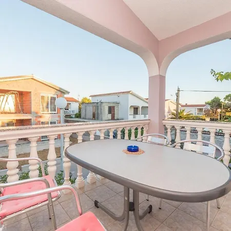 Apartment Agatic Vir