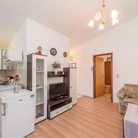 Agatic Apartment Vir