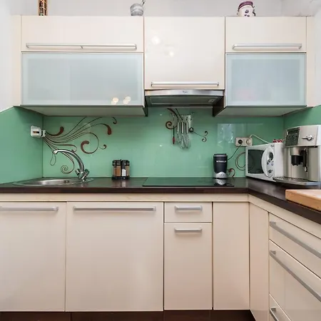 Agatic Apartment Vir